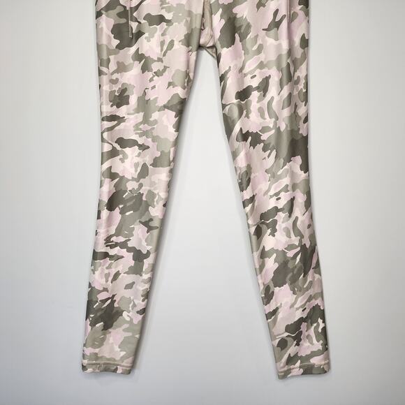 Athleta Salutation Stash Pocket II Printed Tight Green Camo S PETITE - Picture 4 of 7